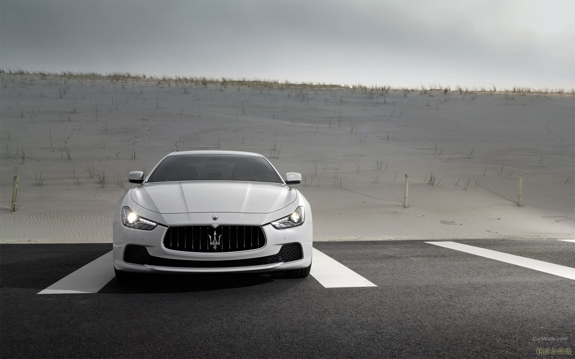 Maserati_Ghibli_xy_2014_08_1920x1200.jpg