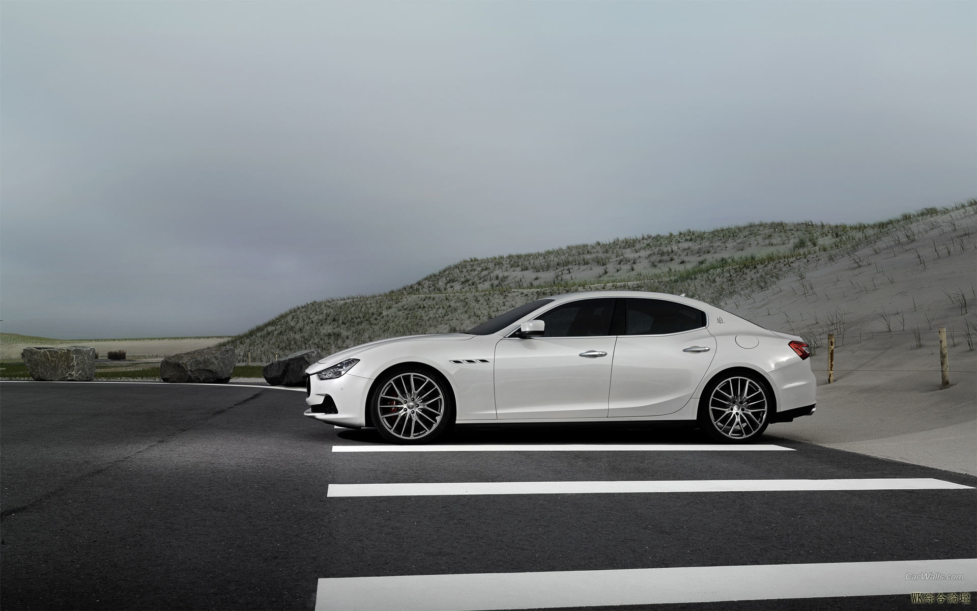 Maserati_Ghibli_xy_2014_09_1920x1200.jpg
