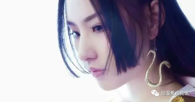 海贼王:女帝最完美cosplay,身高191,腿长1.8米,下腰动作满分!-3.jpg