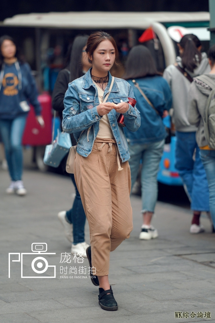 街拍：秋季清新温柔风的穿搭，平胸美女穿更好看，仅剩美美美了！-3.jpeg
