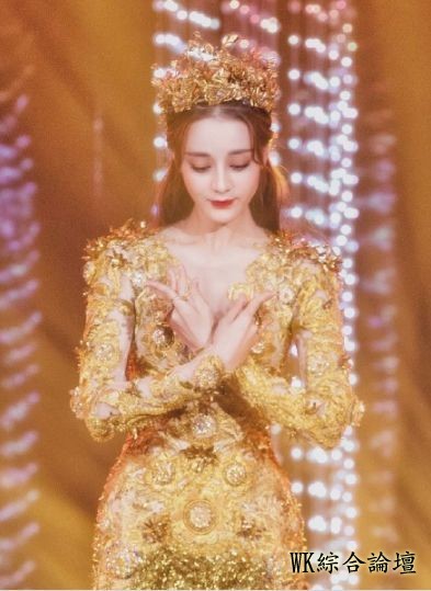 迪丽热巴金鹰女神现身惊艳全场，杨紫深夜发微博醋意十足！-3.jpeg